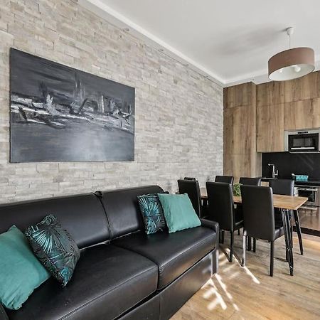 03 Tour Eiffel Appartement Pour 7 Personnes Paris Luaran gambar