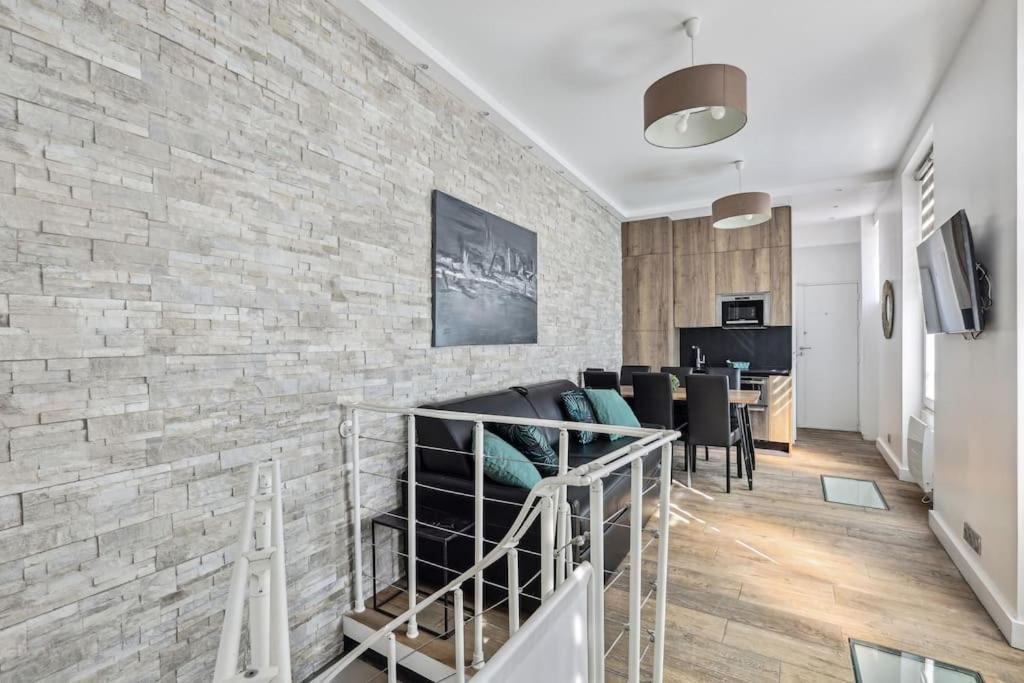 03 Tour Eiffel Appartement Pour 7 Personnes Paris Luaran gambar