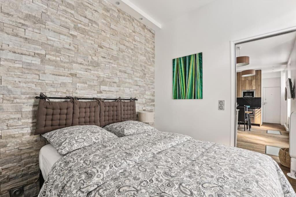 03 Tour Eiffel Appartement Pour 7 Personnes Paris Luaran gambar